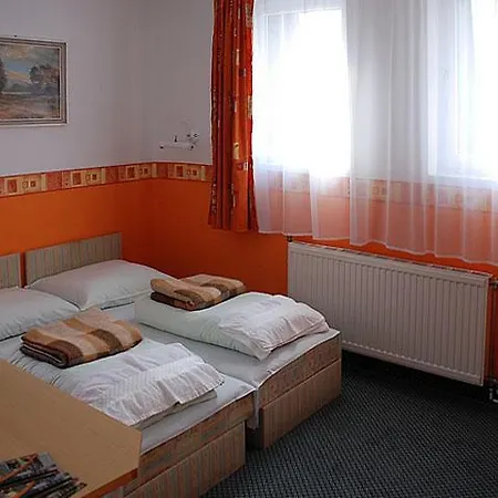 Otel Flora** Orosháza
